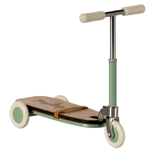 Maileg – Kick board, Mouse – Mint