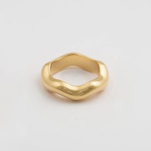 Syster P – Ring Bolded Wavy Shiny Guld